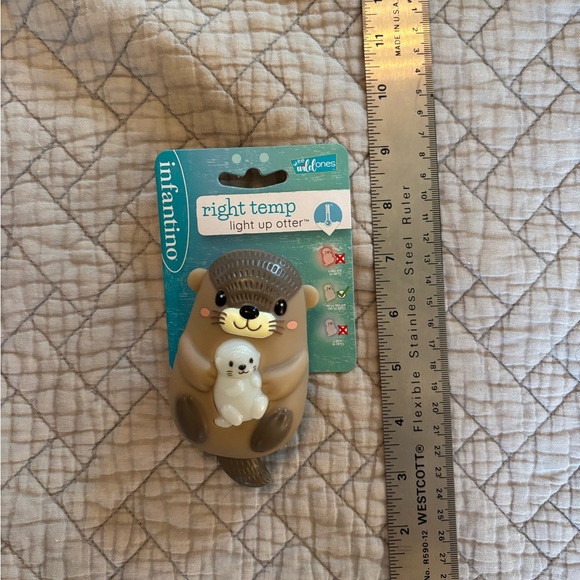 NWT Infantino Otter Bath Thermometer - Picture 1 of 3